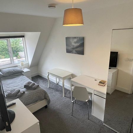 2 Bedroom 2 Bathroom Apartment 8 Including Free Parking Bromley Exterior foto